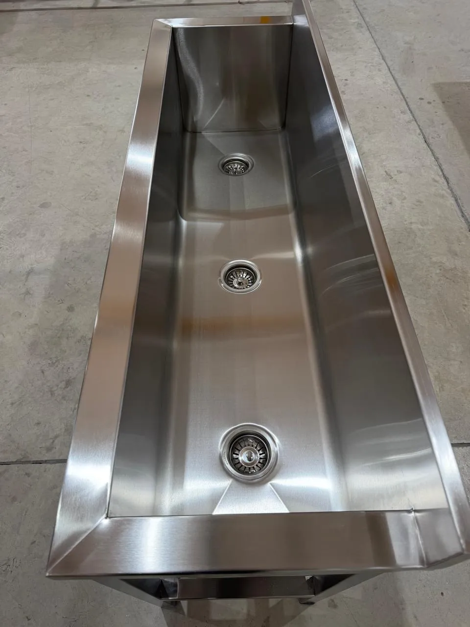 Mesadas y Equipamiento para Clínica Privada